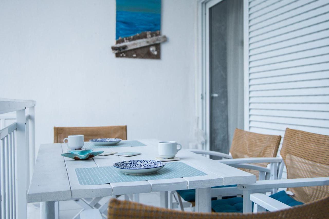 Grey Theros Apartments Paralia Dionysiou Esterno foto