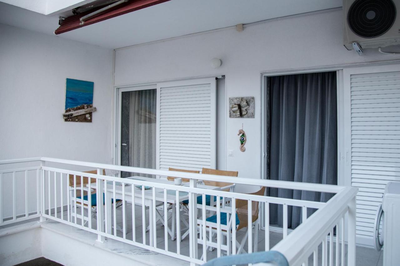 Grey Theros Apartments Paralia Dionysiou Esterno foto