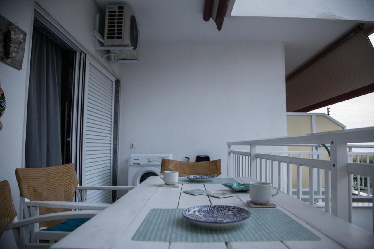 Grey Theros Apartments Paralia Dionysiou Esterno foto