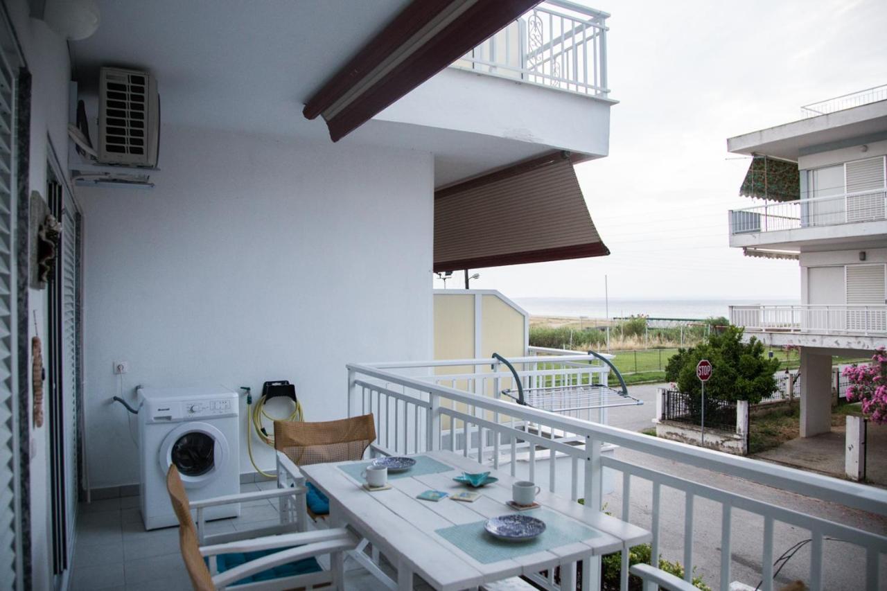 Grey Theros Apartments Paralia Dionysiou Esterno foto
