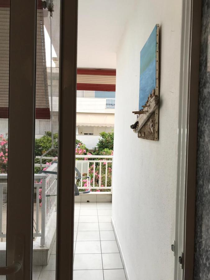 Grey Theros Apartments Paralia Dionysiou Esterno foto